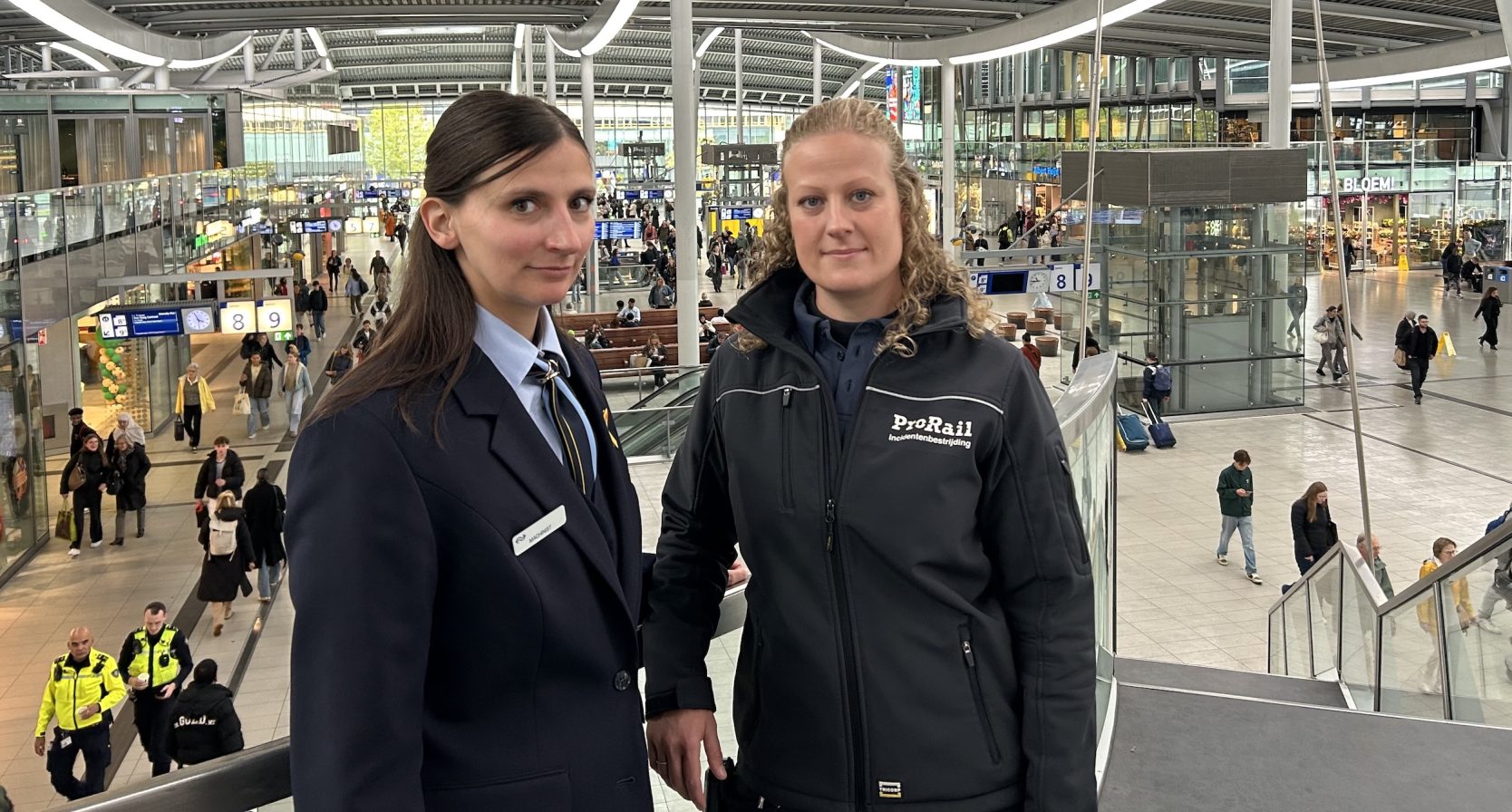 Machinist en incidentenbestrijder staan samen op Utrecht Centraal | Spoorpersoneel vertelt over impact van zelfdoding op het spoor