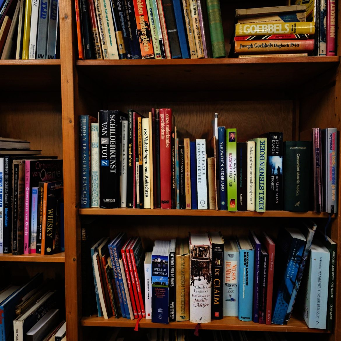 Boeken in een boekenkast