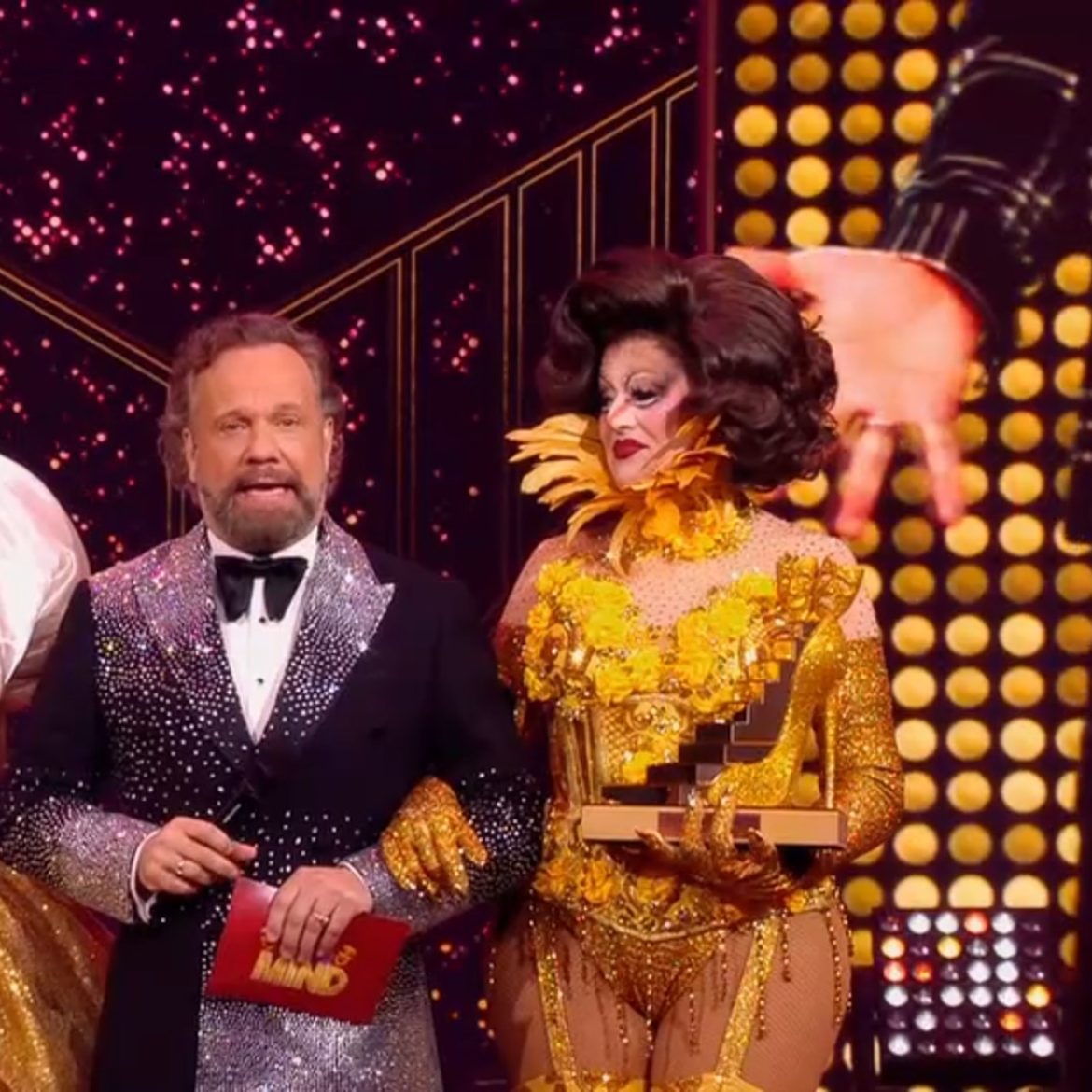 Mystery Queen en de winnares van de musical special van 'Make Up Your Mind'
