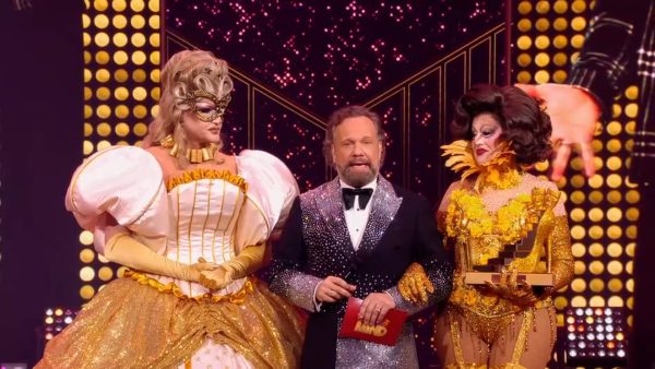 Mystery Queen en de winnares van de musical special van 'Make Up Your Mind'