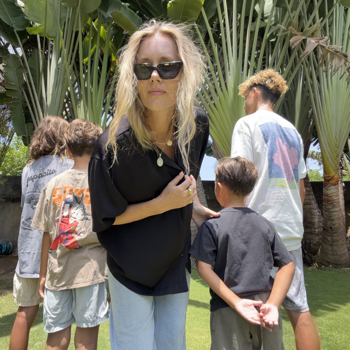 Nine en haar zoons op Bali