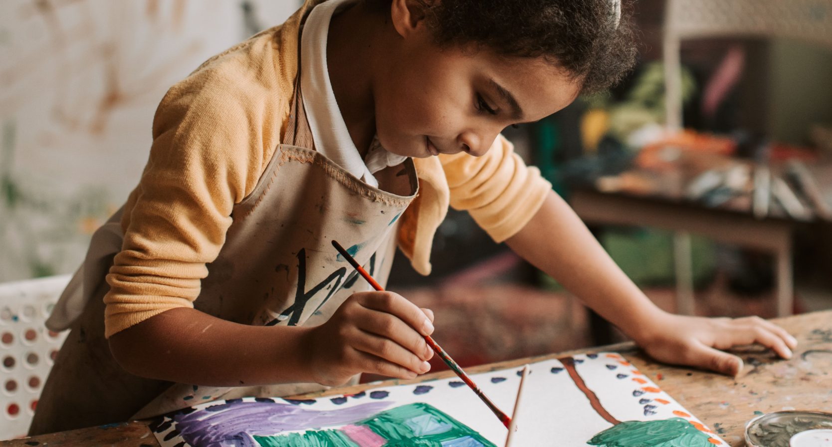 kinderen knutselen