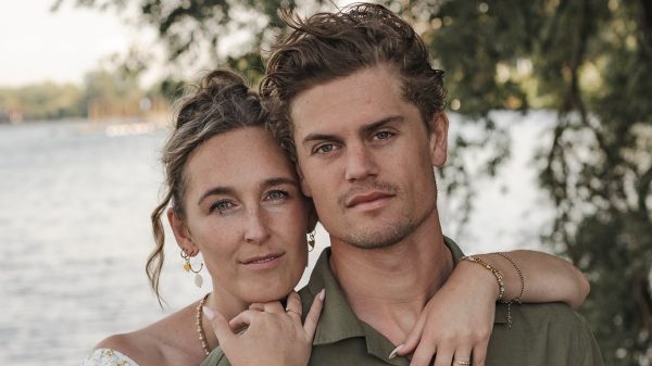 Amber (29) raakt vervroegd in de overgang door behandeling leukemie: ‘We hopen een kind te krijgen via eiceldonatie’