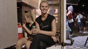 Thumbnail voor Van Italiaanse B&B naar foodtruck op Bonaire: familie Mensing uit 'Ik Vertrek' gooit het roer opnieuw om