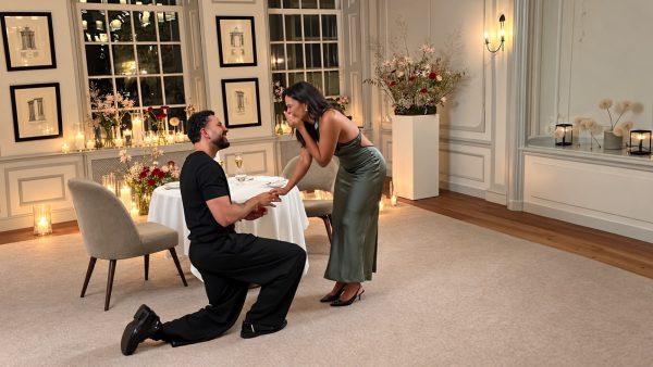 De verloving van Roël en Jaslynn in Love is blind Nederland