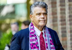 Thumbnail voor Deurwaarder legt beslag op panden Emile Ratelband, gedwongen verkoop dreigt