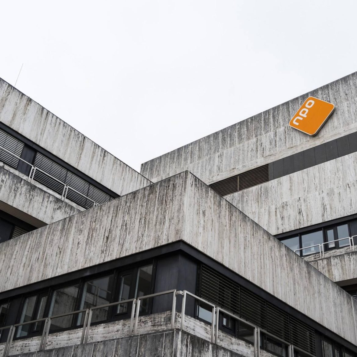 Stalker NPO-medewerkers krijgt tbs met dwangverpleging