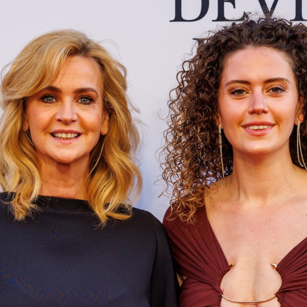 Emma Deckers (28) dankt acteercarrière aan zetje van moeder Daphne: 'Toen klikte het weer'
